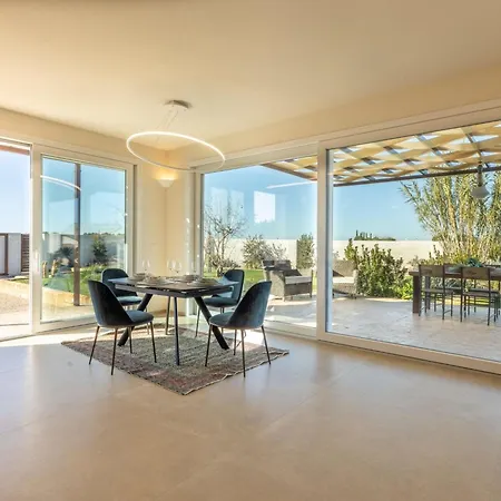 Villa Incoronata New Dependance By Interhome